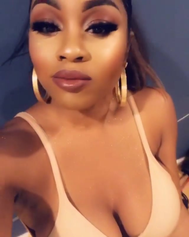 Young ebony rapper ig cleavage show 15